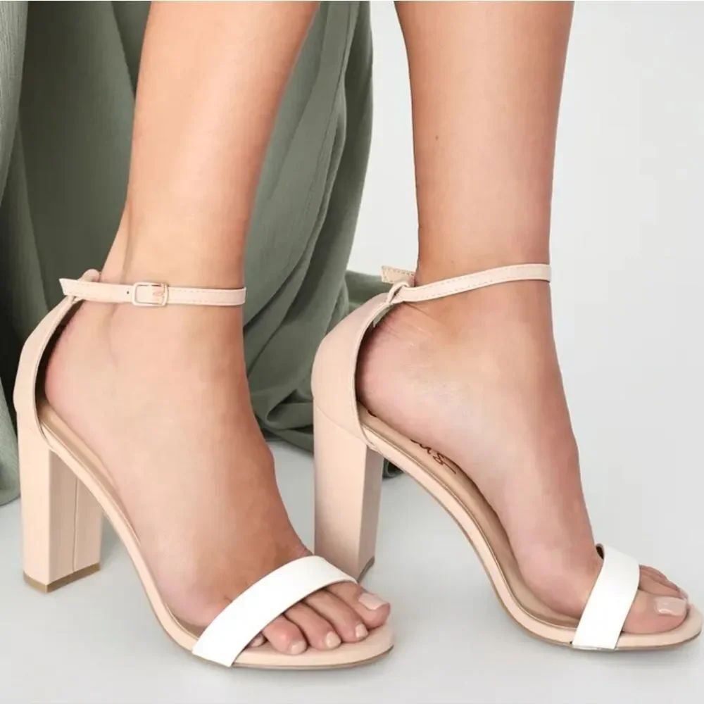 BRAND NEW LULU'S TAYLOR CHUNKY  HEEL  SANDALS